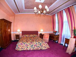 Отель Vigo Hotel Плоешти Улучшенный двухместный номер с 1 кроватью-4